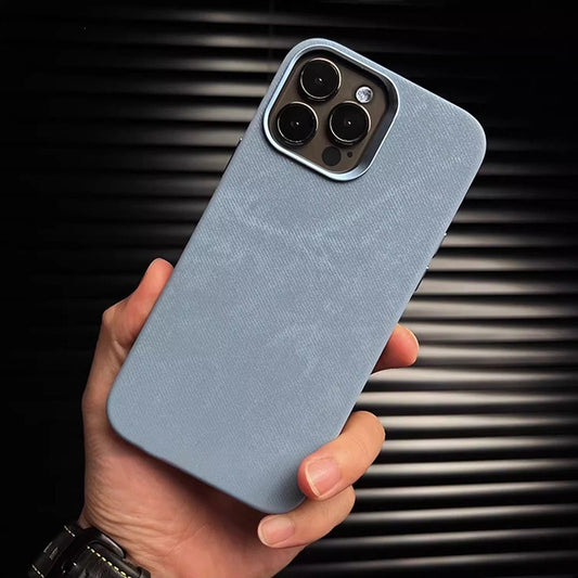 Color: Arctic Blue
Hand-crafted flannel case featuring a soft texture, durable PC core, and eco-friendly microfiber leather interior.
Proudly presented by Tree New Bee Accessories — where craftsmanship meets sophistication.