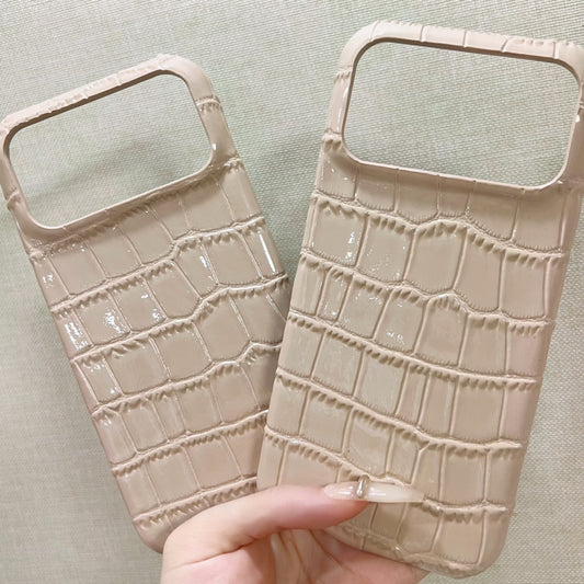 Sand Beige Croc-Embossed Genuine Leather Phone Case・Compatible with iPhone 17 Series・8309