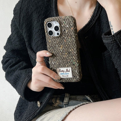 Fluffy Knit Fabric Phone Case・Compatible with iPhone 16 Series・8123