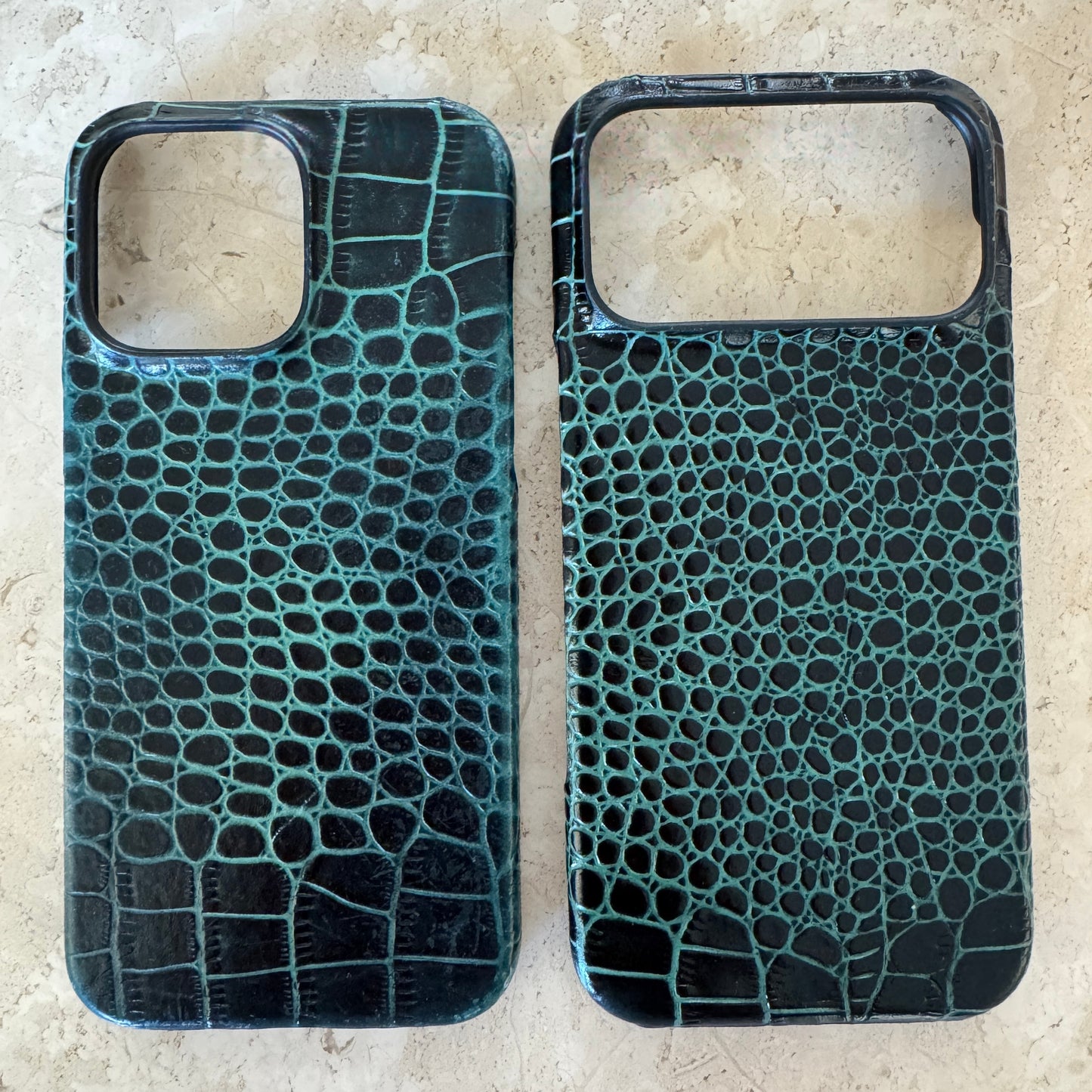 Croc-Embossed Genuine Leather Phone Case・Compatible with iPhone 17 Series・7910